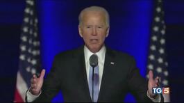 Joe Biden già al lavoro, Trump sbarra la strada thumbnail