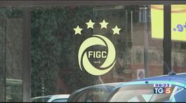 Il calcio è fermo, polemiche sulla ripresa thumbnail