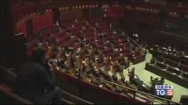 Conte in parlamento Berlusconi "E' poco" thumbnail