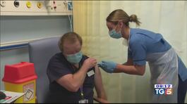 Corsa ai vaccini, Italia in ritardo thumbnail