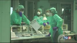 Medici, strage continua, infermieri coraggiosi thumbnail