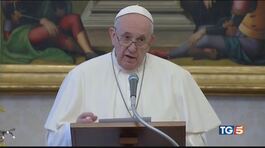 Il Papa: preghiamo per cristiani perseguitati thumbnail