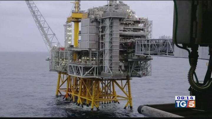 Crollo Storico Del Prezzo Del Petrolio Tg5 Video Mediaset Play