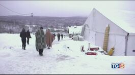 Migranti tra la neve dramma umanitario thumbnail