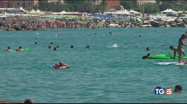 Ferragosto col virus tra divieti e controlli thumbnail