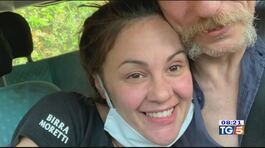 Simona morta nell'auto. Si cerca ancora Sabrina thumbnail