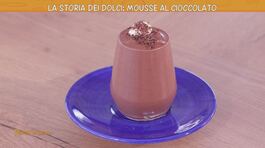 La storia dei dolci: la Mousse al cioccolato thumbnail