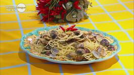 Spaghetti con vongole veraci thumbnail