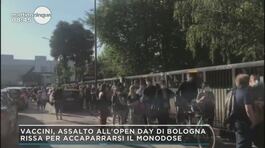 Vaccini, assalto all'open day di Bologna thumbnail
