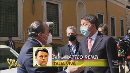 Matteo Renzi accerchiato, l'intervista del Vespone thumbnail