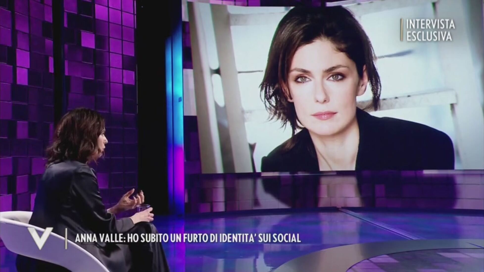 Verissimo: Anna Valle e i social Video | Mediaset Infinity