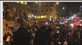 Napoli, proteste contro il lockdown thumbnail