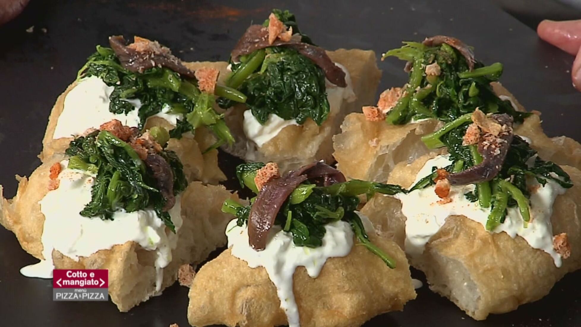 Cotto E Mangiato Il Menu Pizza Gourmet Pizza Fritta E Focaccia Farcita Video Mediaset Play