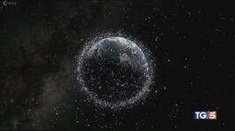 Milioni di detriti spaziali, spazzatura cosmica thumbnail