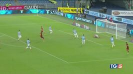 Napoli corre da solo Il derby va alla Lazio thumbnail