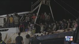 500 migranti sbarcati a Lampedusa thumbnail
