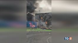 Milano, aereo cade su edificio: 8 morti thumbnail