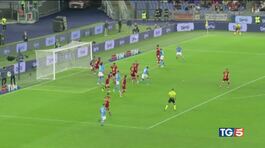 La Roma frena il Napoli Inter, pari e polemiche thumbnail