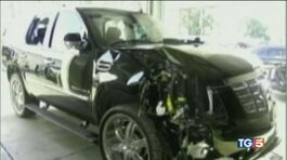 Capitombolo con il suv, paura per Tiger Woods thumbnail
