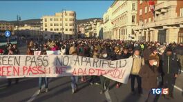 Ennesimo sabato di proteste No Pass nelle città italiane thumbnail