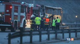 Sofia, bus a fuoco strage di bambini thumbnail