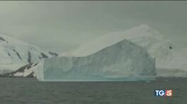 Addio al super iceberg più grande del mondo thumbnail