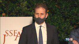 Tensioni in maggioranza, divorzio Rousseau-M5S thumbnail