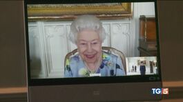 La vita continua, la Regina torna sul trono thumbnail