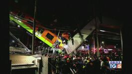 Incidente in Messico, crolla ponte metro thumbnail