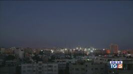 Notte di raid su Gaza thumbnail