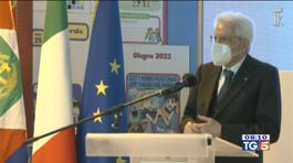 Mattarella e il Colle: "Tra 8 mesi mi riposo" thumbnail