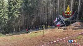 Cede la funivia, strage: 14 morti thumbnail