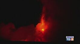 Fontane di lava e cenere dall'Etna thumbnail