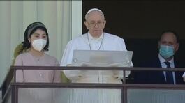 Papa prega dal Gemelli "Curare è una carezza" thumbnail
