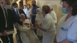 Dopo l'operazione in Papa torna in Vaticano thumbnail