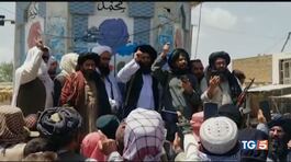 Offensiva dei talebani, popolazione in fuga thumbnail