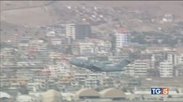 Kabul: 170 le vittime, rabbia e disperazione thumbnail