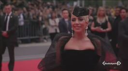 Lady Gaga festeggia 35 anni da diva thumbnail