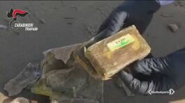 Il giallo della droga in spiaggia thumbnail