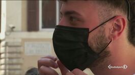 All'aperto senza più mascherina thumbnail