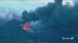 Canarie, la lava arriva all'oceano thumbnail