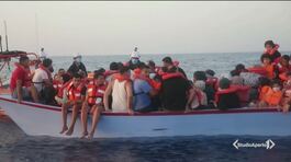 Migranti, stragi e miracoli in mare thumbnail