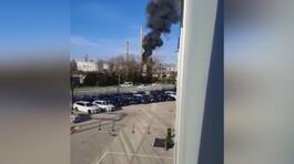 Livorno, incendio e scoppi all'Eni thumbnail