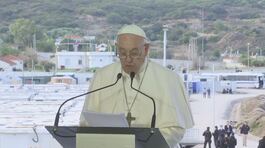 Il Papa tra gli ultimi a Lesbo thumbnail