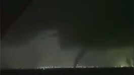 Tornado killer, 100 vittime in Usa thumbnail