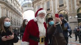 Milano ha il suo Babbo Natale thumbnail