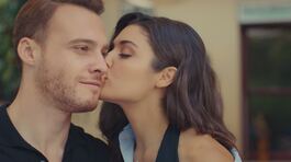 Eda e Serkan: un bacio inaspettato thumbnail