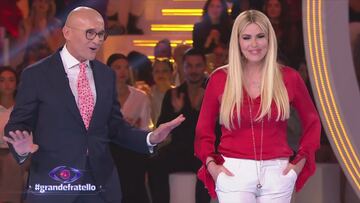 Loredana Lecciso saluta il pubblico di Grande Fratello