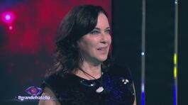 Clarissa Burt: "Ci sono storie e poi ci sono amori" thumbnail