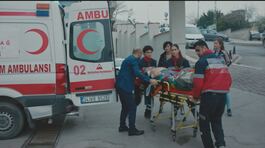 Tahsin viene trasportato d'urgenza in ospedale thumbnail